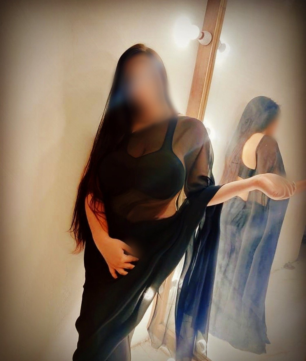 Saturday evening look!  #bhabhi#indian bhabhi#desi#sexy#saree#sareelove#telugubhabhi#sareeswag#cambhabhi#sari